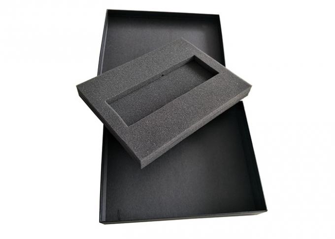 Couvercle cosmétique décoratif noir mat et boîtes basses avec un plateau d'éponge à l'intérieur