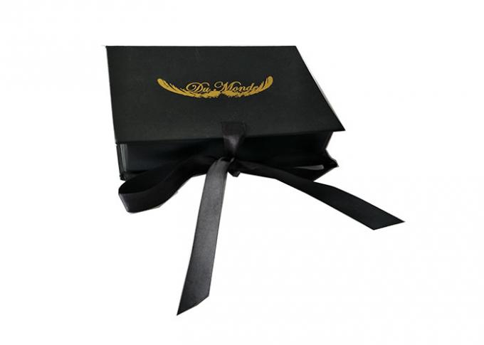 Boîte-cadeau se pliants de logo d'estampillage d'or qui respecte l'environnement pour l'habillement de empaquetage