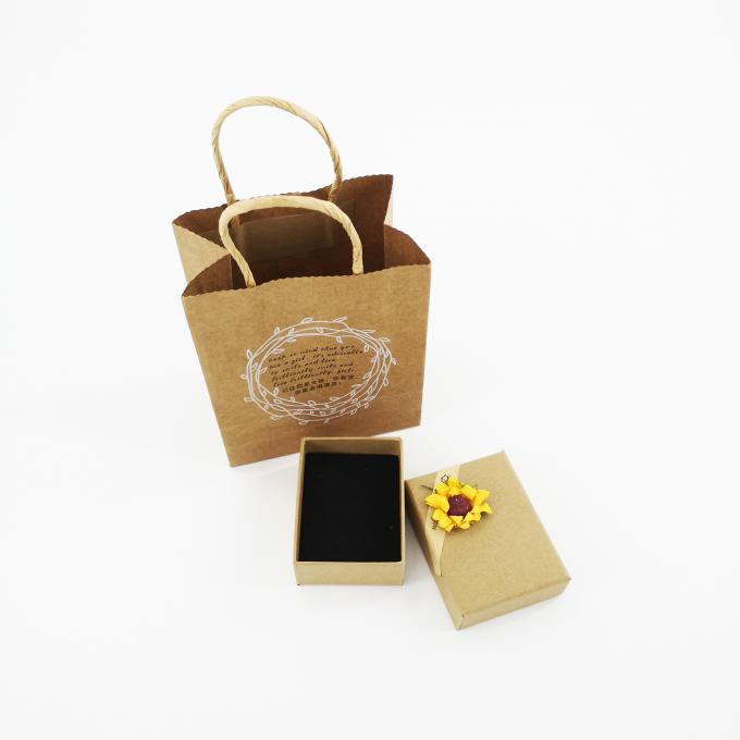 Les sacs à provisions de papier de métier de Brown ont imprimé la surface mate de stratification pour l'emballage de bijoux
