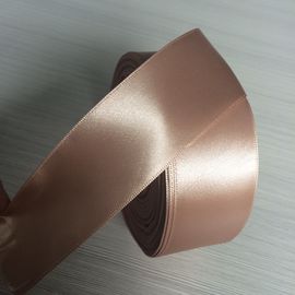 Chine Divers ruban Roll1.5 - de 2cm de taille polyester 100% au loin de satin de couleur solide de couleurs usine