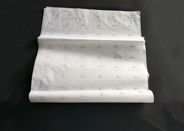 Chine Impression typographique blanche de papier d&#039;emballage de tissu, emballage de cadeau de papier d&#039;emballage de fleur usine