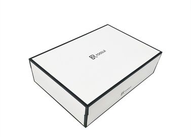 Chine Couvercle texturisé blanc de luxe et bord noir de boîtes basses imprimé pour l&#039;empaquetage de chaussures usine