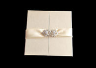 Boîte formée par livre d'emballage de cadeau de mariage d'or avec l'ODM environnemental de ruban fournisseur