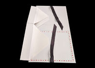 Boîte pliable blanche d'emballage d'habillement de carton avec la fermeture de ruban fournisseur