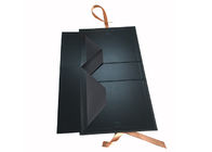 Matériel rigide de carton de couleur de pliage de boîte noire de carton pour l'emballage d'extension de perruque fournisseur