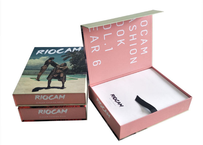 Fermeture magnétique de couleur d'impression de Cmyk de papier de carton de boîte formée par livre de magazine fournisseur