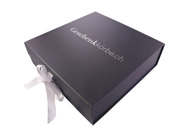 Chine Ornement fait sur commande de logo de feuille d&#039;or de boîte-cadeau pliables de carton formé par livre usine