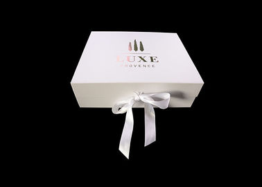 Chine Logo blanc se pliant au détail d&#039;or de Rose de ruban de boîte-cadeau de stratification de couverture au détail usine