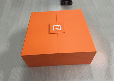 Chine Supérieur de couleur orange de boîte formé par livre de carton imprimé avec la séparation noire usine