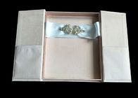 Boîte formée par livre de robe de faveur de mariage, fermeture magnétique de ruban de boîte de dessus de secousse fournisseur